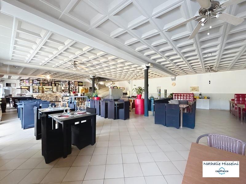 Fonds de commerce - 832 m²