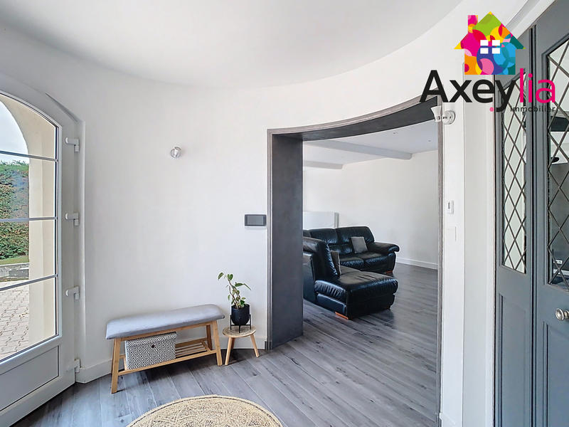 Maison - 240 m² - 7 pièces