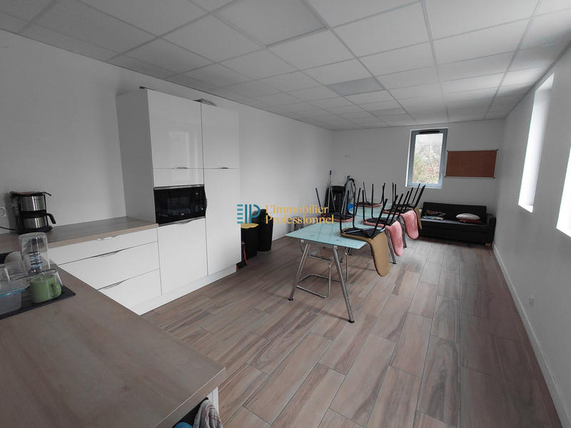 Local d'activités - 833 m²