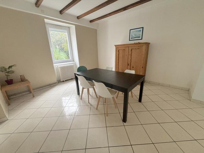 Maison - 200 m² - 7 pièces