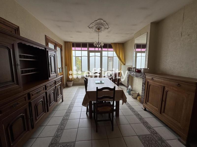 Maison - 138 m² - 8 pièces