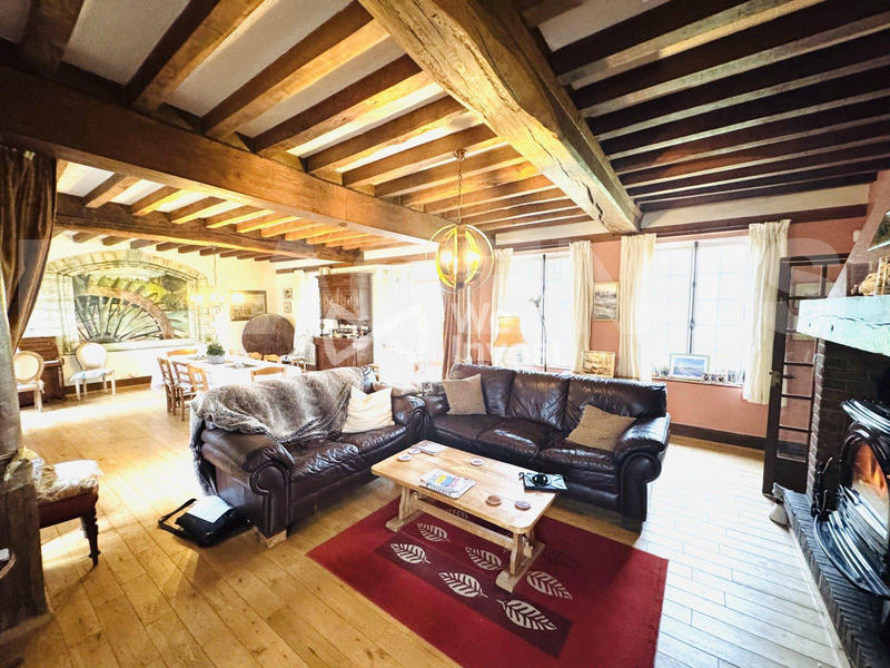 Maison - 264 m² - 7 pièces