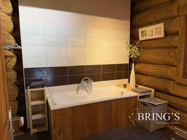 Châlet - 205 m² - 7 pièces