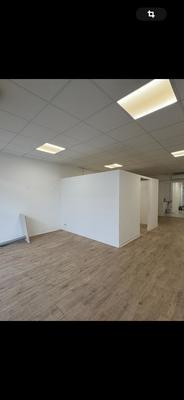 Local commercial - 100 m² - 3 pièces