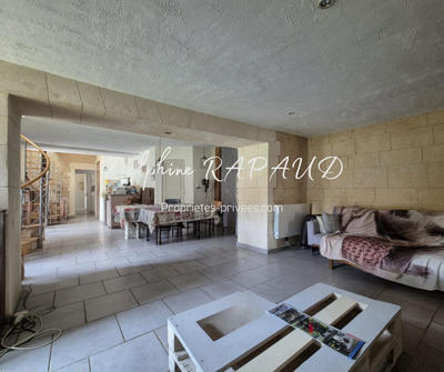 Maison - 205 m² - 9 pièces