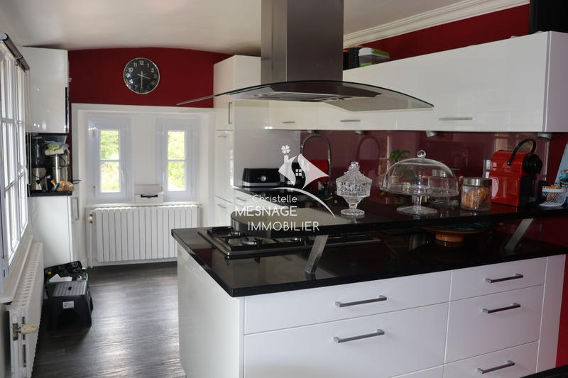 Demeure - 270 m² - 10 pièces