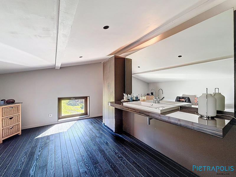 Maison - 200 m² - 5 pièces