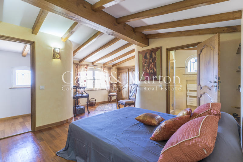 Villa - 240 m² - 7 pièces