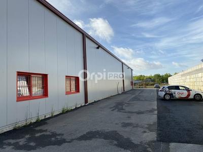 Entrepôt - 597 m²