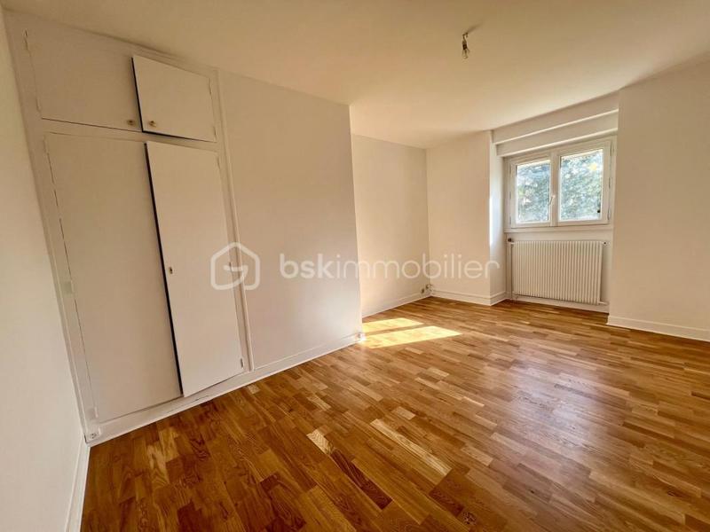 Pavillon - 140 m² - 7 pièces