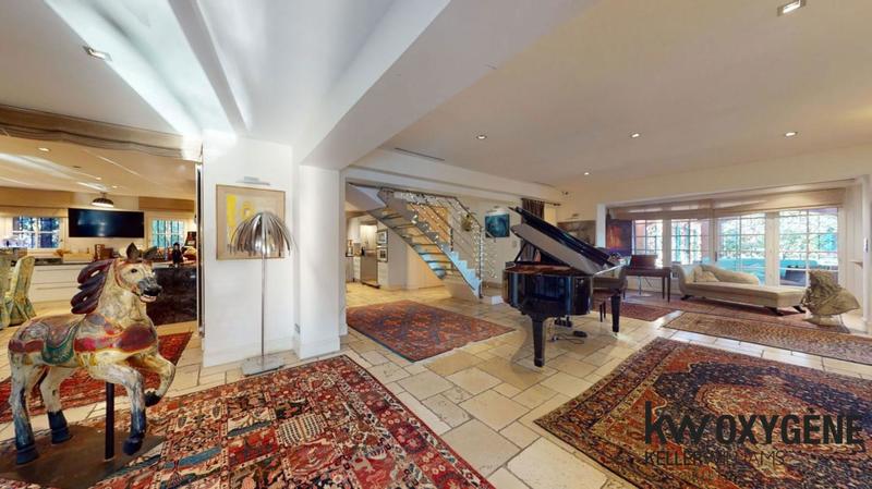 Propriété - 980 m²