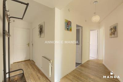 Chambre - 12 m² - 5 pièces
