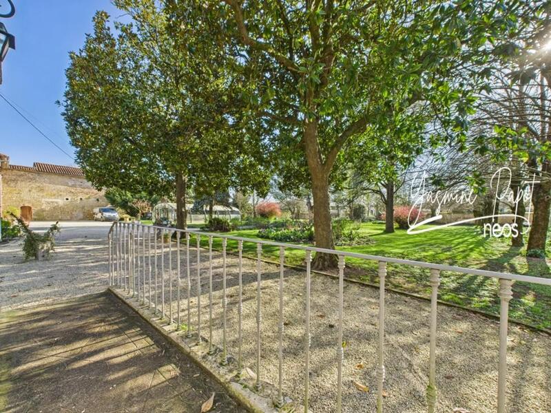 Maison de maîtres - 280 m² - 9 pièces