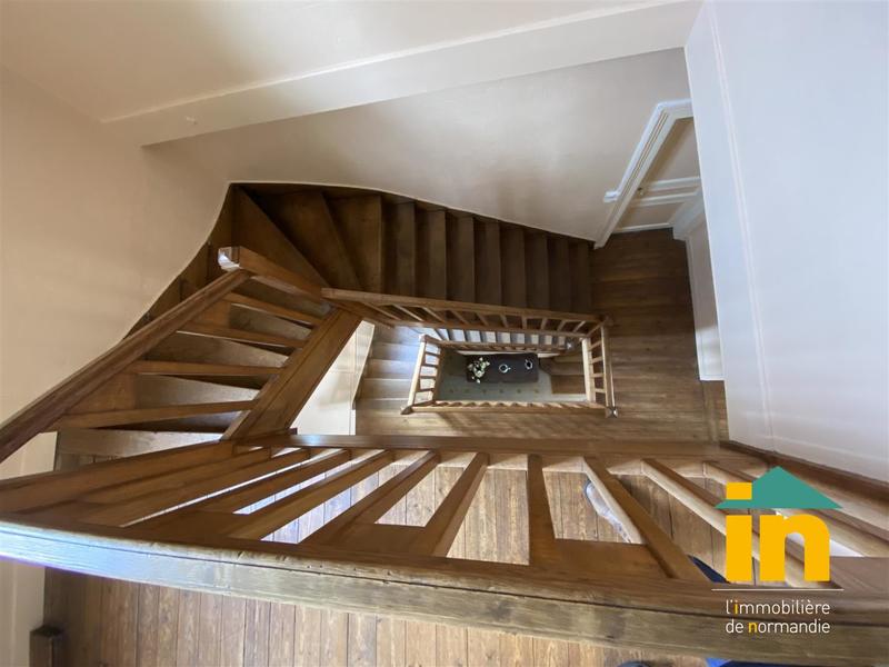 Maison - 227 m² - 10 pièces