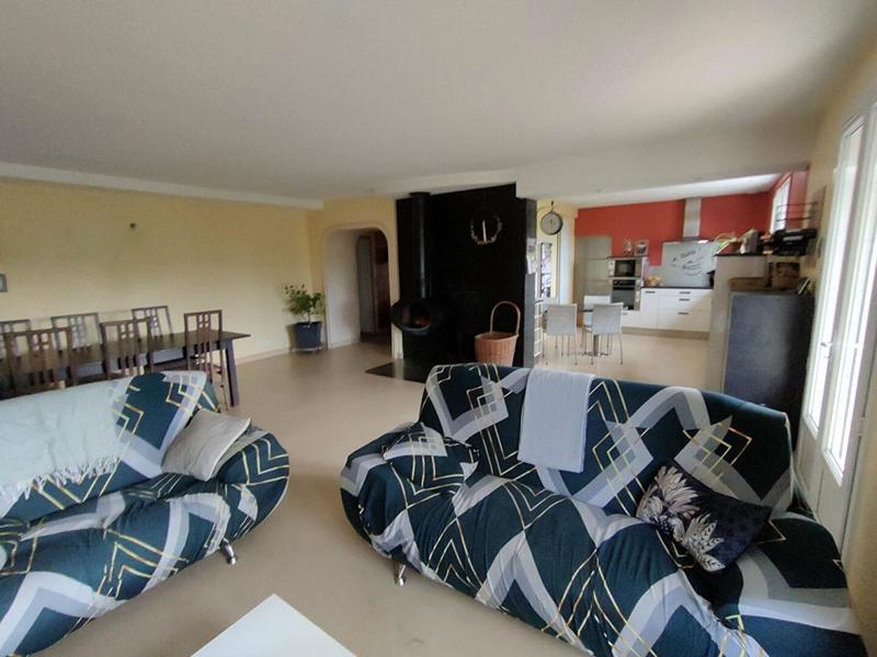 Maison - 251 m² - 5 pièces