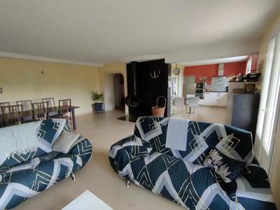 Maison - 251 m² - 5 pièces