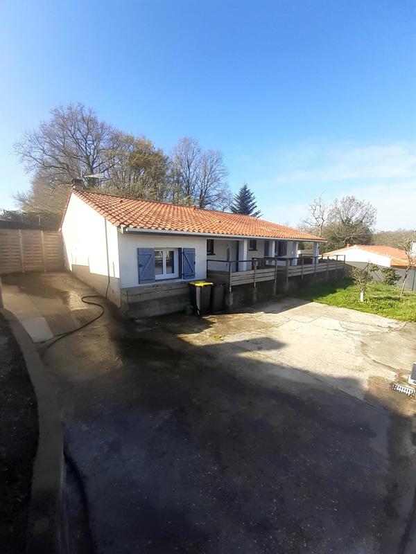 Maison - 90 m² - 5 pièces