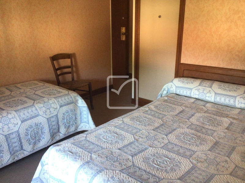 Maison - 397 m² - 17 pièces