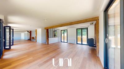 Maison - 205 m² - 7 pièces