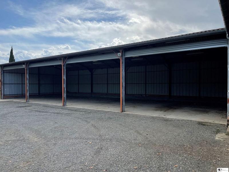 Parking / Garage - 863 m²