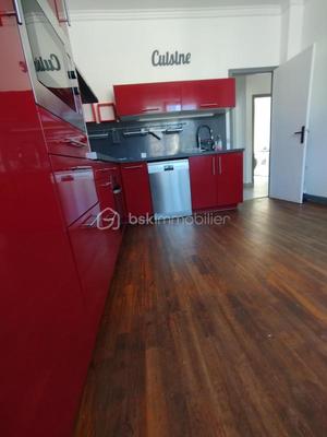 Pavillon - 180 m² - 9 pièces