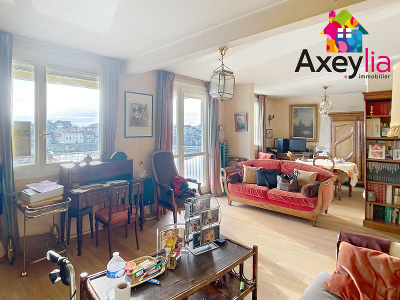 Appartement - 100 m² - 5 pièces