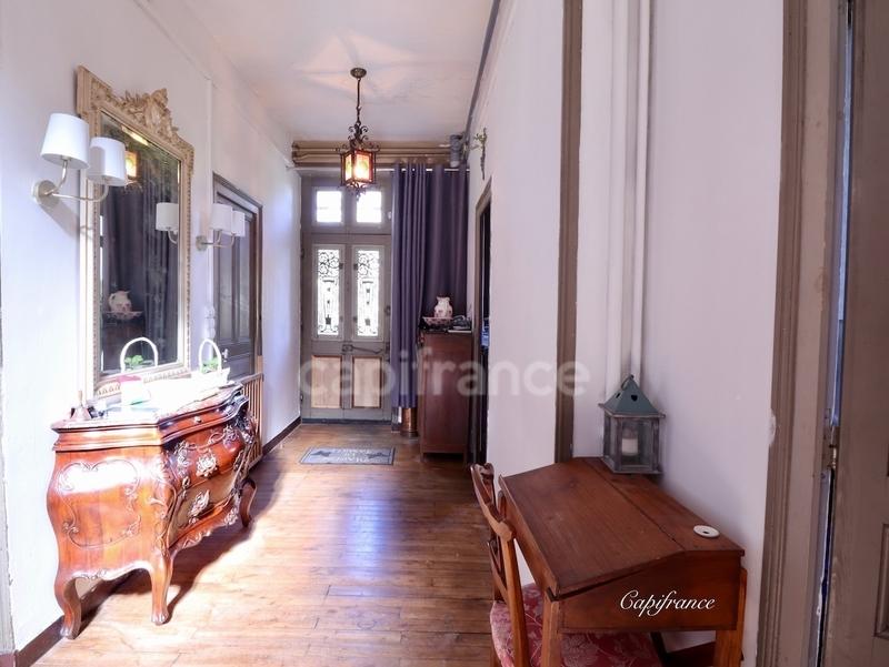 Maison de maîtres - 237 m² - 15 pièces