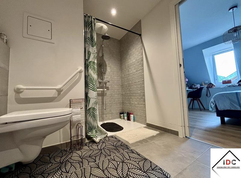 Appartement - 110 m² - 5 pièces