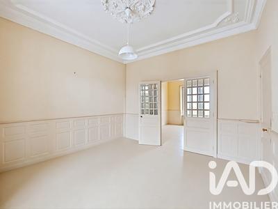 Maison - 240 m² - 11 pièces