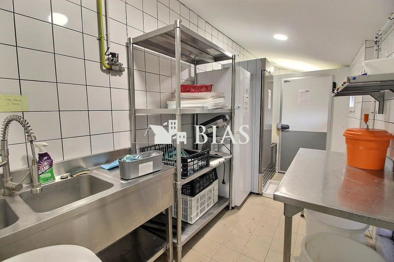 Local commercial - 326 m²