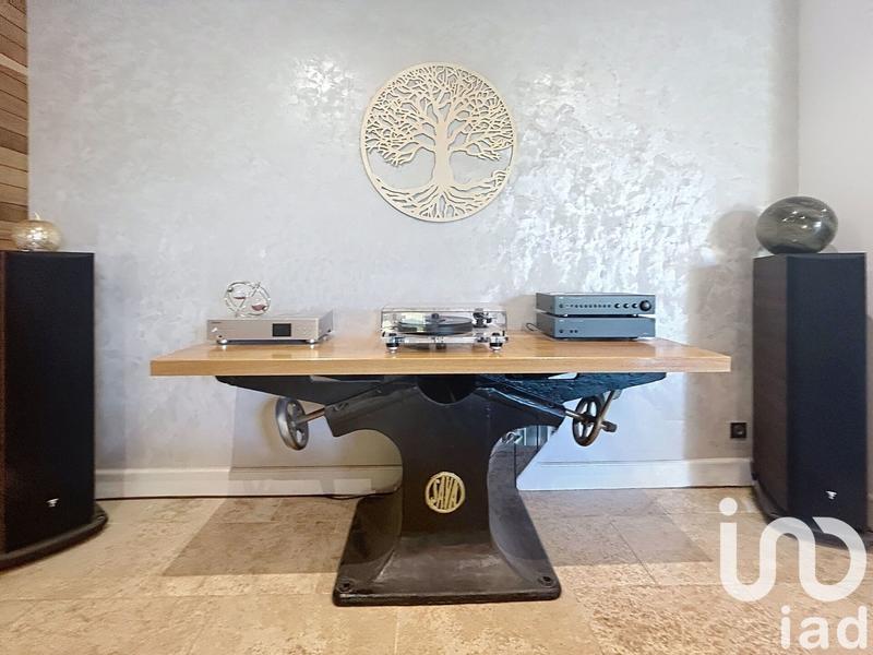 Maison - 261 m² - 6 pièces