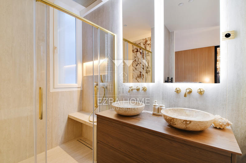 Appartement - 180 m² - 6 pièces