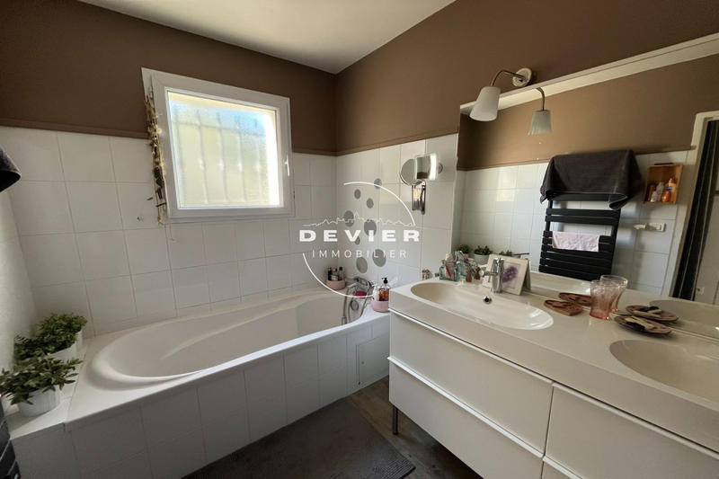 Maison - 180 m² - 6 pièces