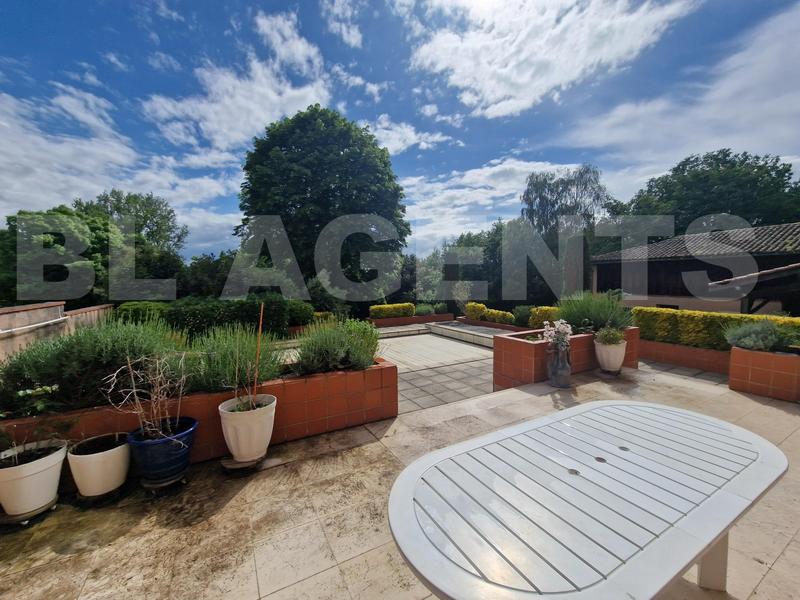 Demeure - 380 m² - 9 pièces