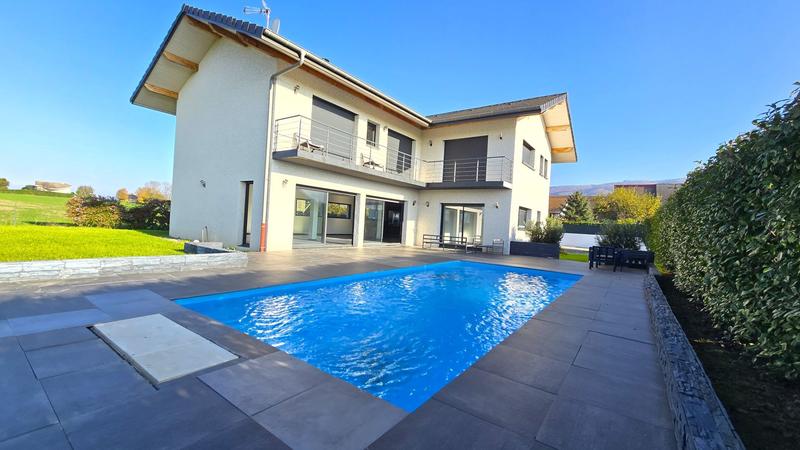 Maison contemporaine - 243 m² - 6 pièces