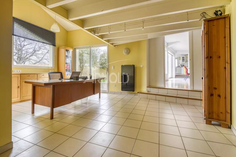 Maison - 266 m² - 9 pièces