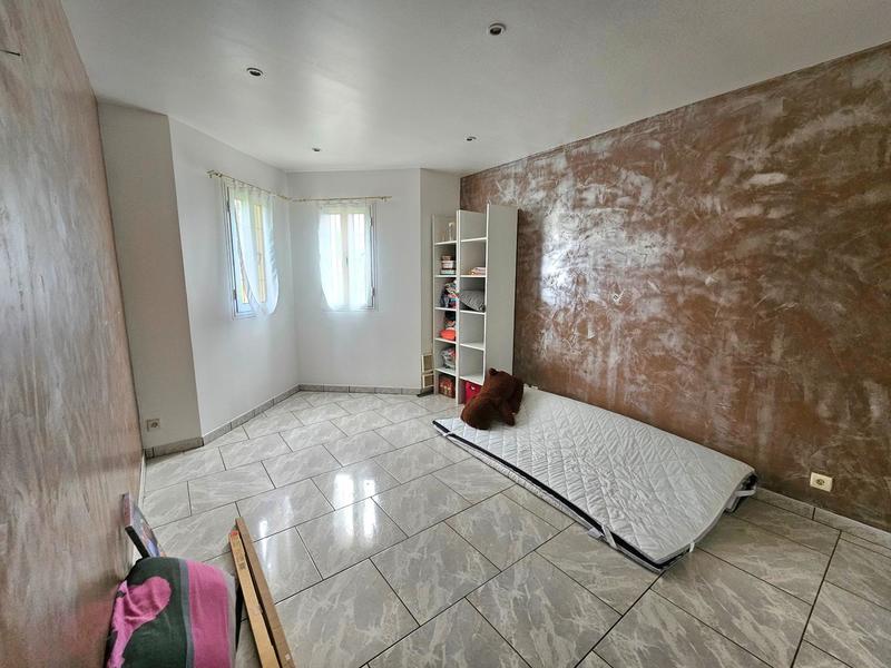 Maison - 194 m² - 6 pièces