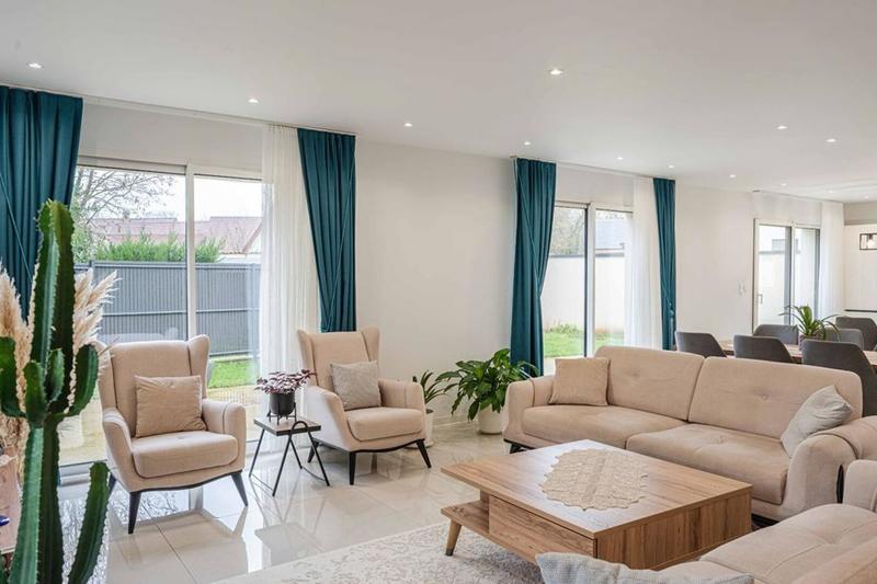 Maison - 196 m² - 6 pièces