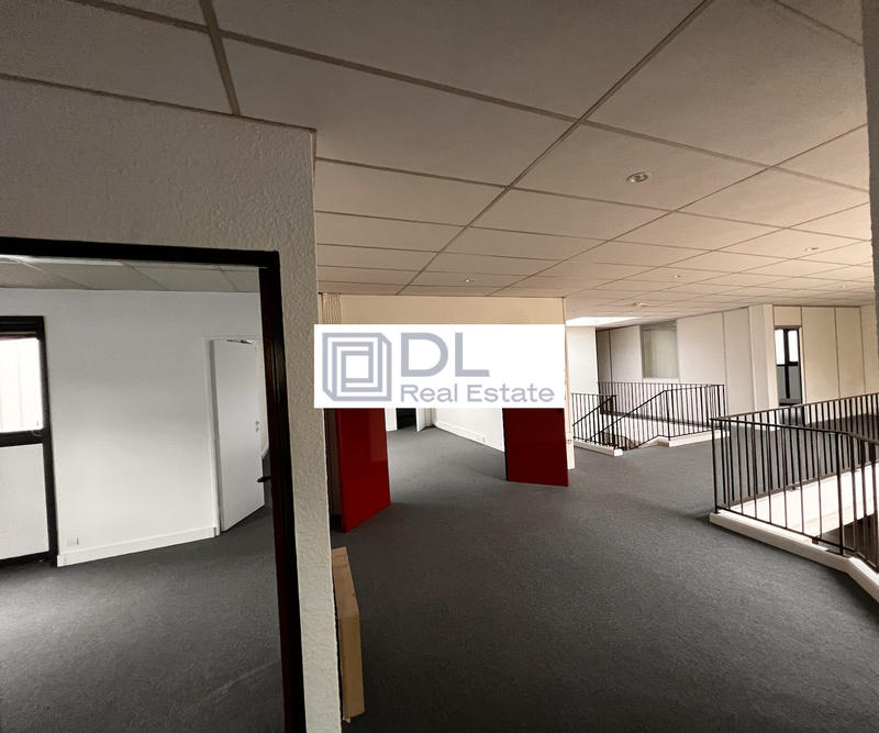 Entrepôt - 4 542 m²