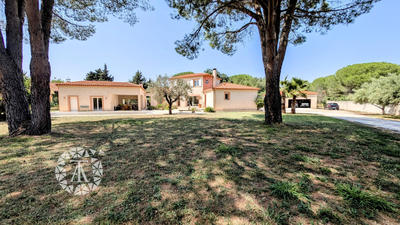 Villa - 254 m² - 8 pièces