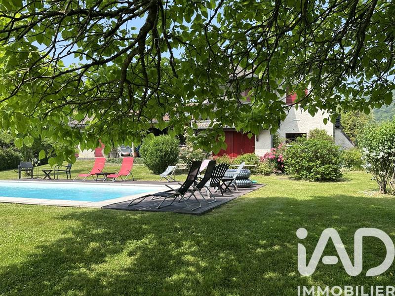 Maison - 198 m² - 6 pièces