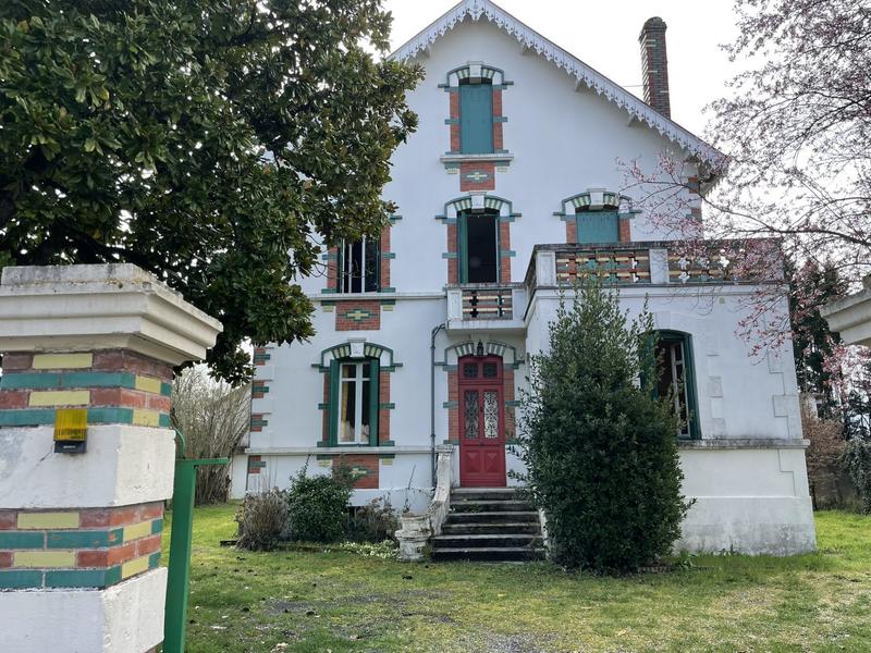 Maison traditionnelle - 153 m² - 7 pièces