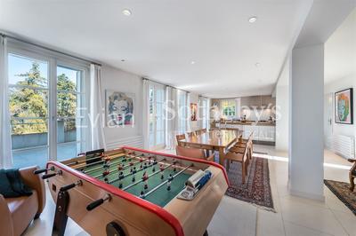 Maison - 340 m² - 6 pièces