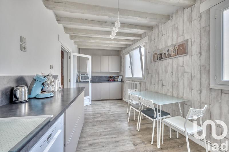 Maison - 210 m² - 8 pièces