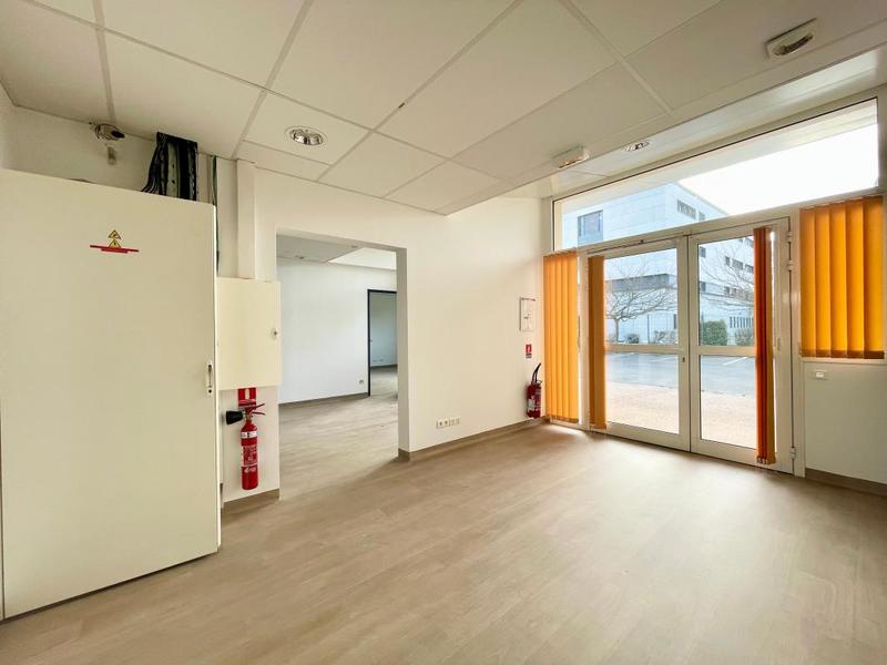 Bureau - 303 m²