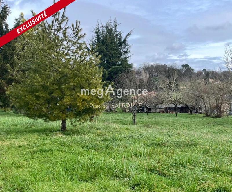 Terrain constructible - 2 400 m²