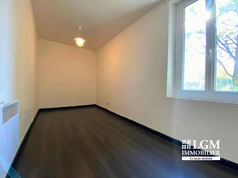 Maison - 328 m² - 5 pièces