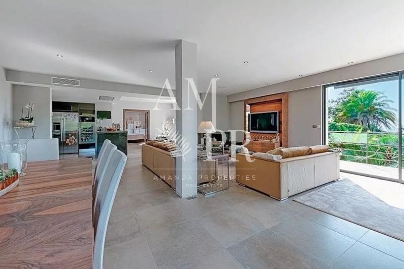 Villa - 261 m² - 6 pièces