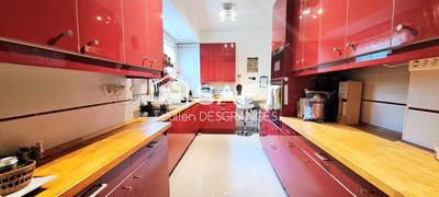 Maison - 200 m² - 7 pièces