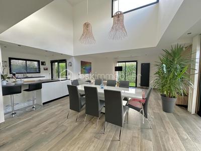 Maison d'architecte - 140 m² - 6 pièces